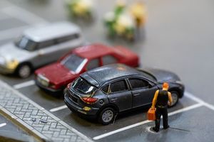 小区外围规划车位属于谁管理的