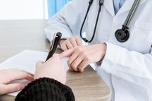 医疗期内合同到期不续签怎么赔偿