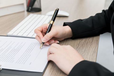 一家公司一年内能否签订三次合同-靠谱派