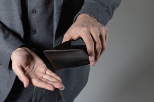 路上捡到钱不归还犯不犯法