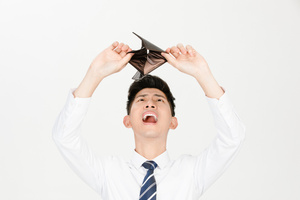公司申请破产会赔偿员工吗