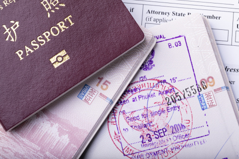 为什么出国签证要看房产证
