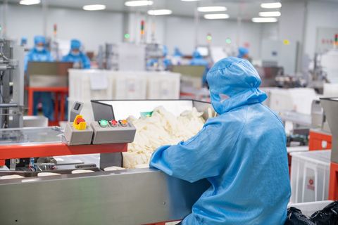 如何界定产品质量责任中产品生产者的涵义