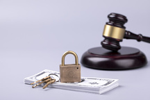案例：出卖公司商业秘密被判刑