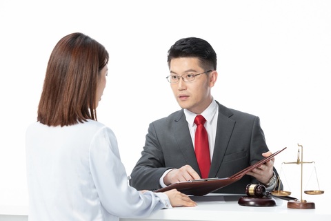 必须法律援助的条件有什么,法律援助中各方的权利和义务