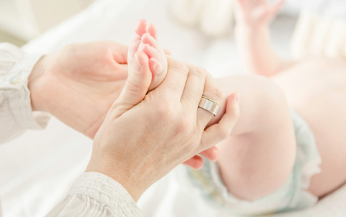 如果孩子三岁以内离婚判给谁