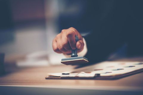 私刻企业公章到什么地方去报案