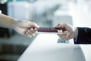 关于出国必须要签证吗？